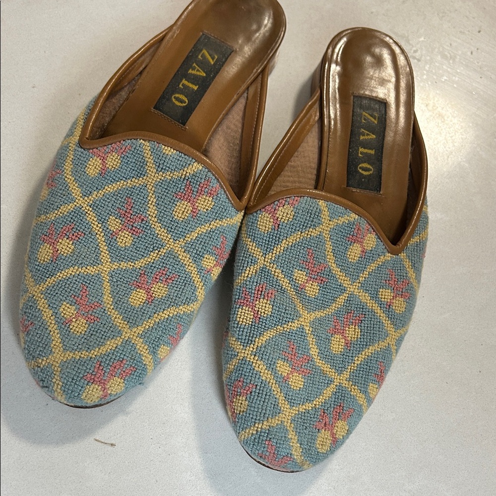 Zalo pineapple needlepoint leather mules size 7 to 7.5